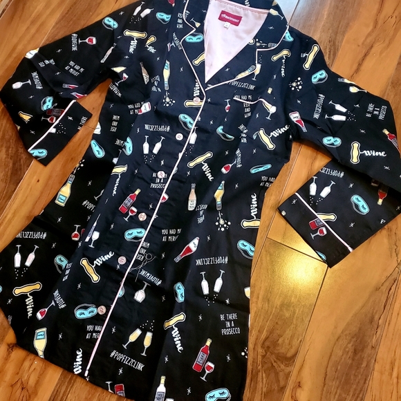 WINE ENTHUSIAST Pajama- Size M (NWOT) - Picture 2 of 9